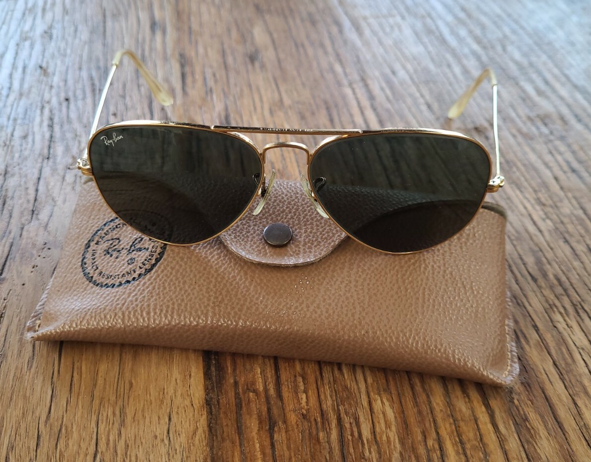 ray ban aviator sun glasses